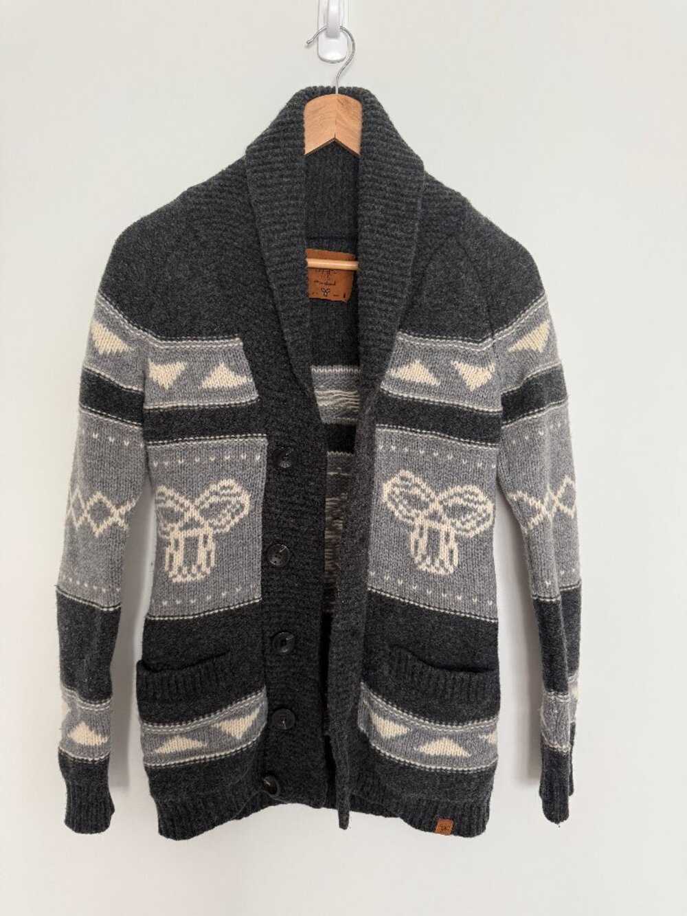 Aritzia TNA Sea to Sky Gray Lambswool Sweater Cowichan Button Cardigan Size M